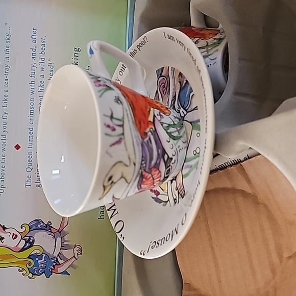 NIB Paul Cardew Alice in Wonderland Cafe Set – 2 Cups and 2 Saucers Never Used!! - Picture 4 of 8